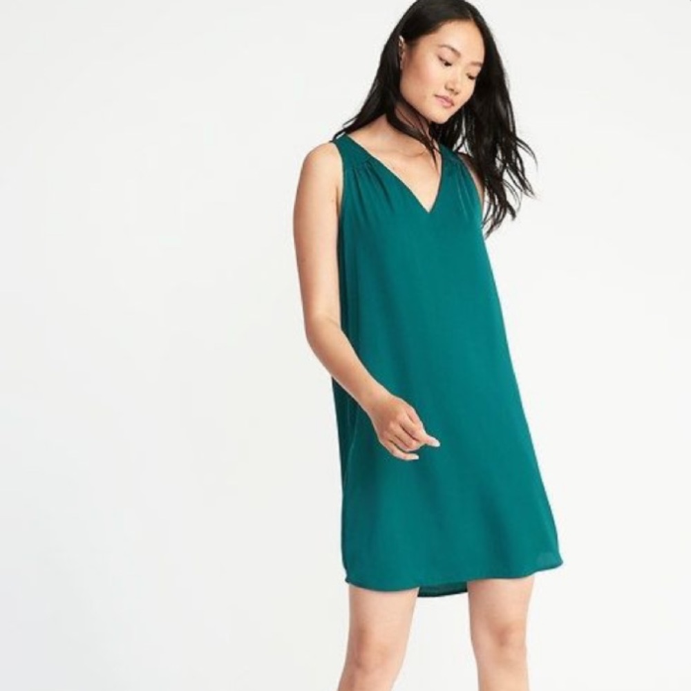 SOLD. old navy | bow-back shift dress.